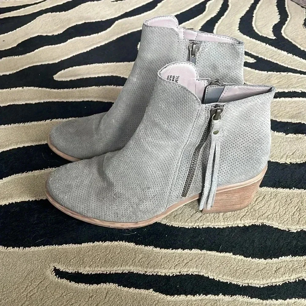 Hinge Boots - Picture 3 of 6